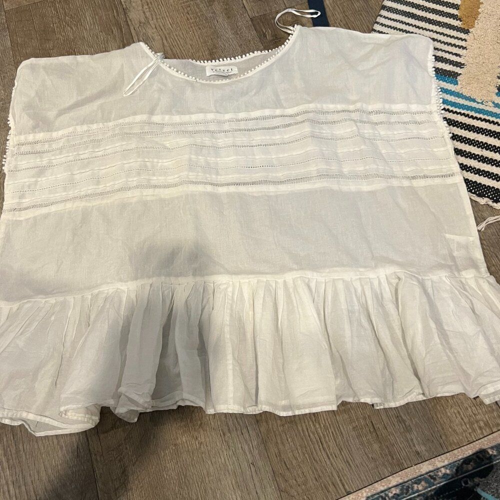 Velvet by Graham and Spencer medium oversized white blouse